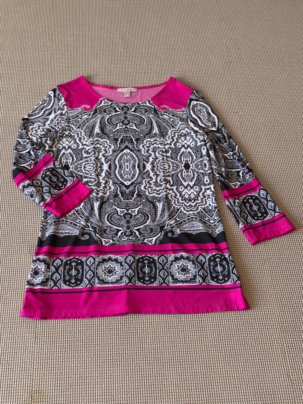 ROZ & ALI 3/4 sleeve parsley print tunic blouse size medium stretch material